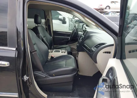 2016 Chrysler Town & Country Touring from USA, damaged, VIN 2C4RC1BG6GR148202